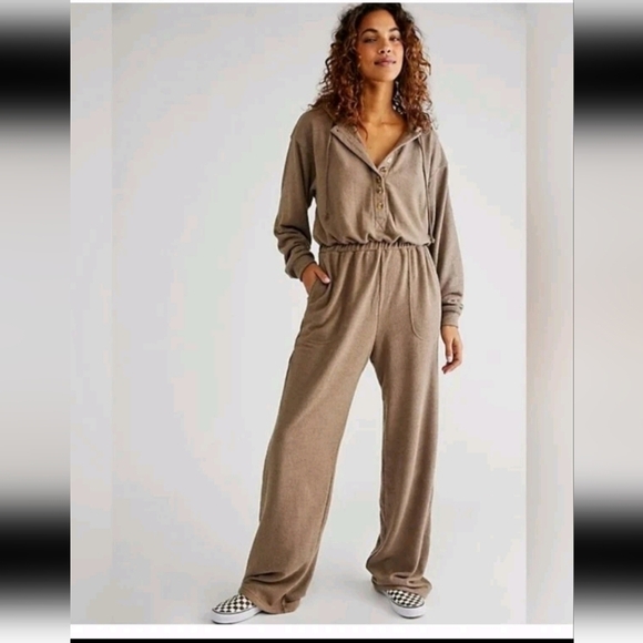 Free People Beach Womens Tan Street Chic One-Piece Jumpsuit XS - Picture 1 of 10